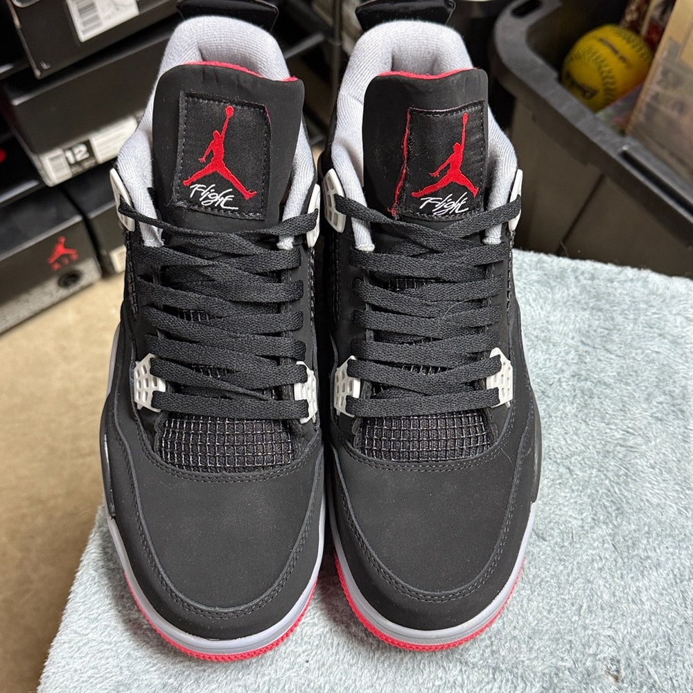 Air Jordan 4 Retro